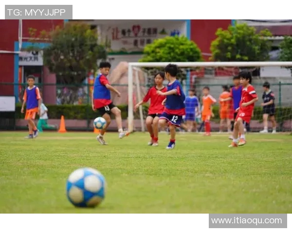 中国足球青训队新星崛起 未来之星潜力无限推动足球发展 中国足球青训队新星崛起 未来之星潜力无限推动足球发展