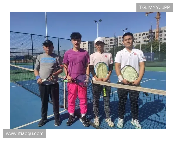 上海网球队在邀请赛中的团队协作表现分析与点评 上海网球队在邀请赛中的团队协作表现分析与点评
